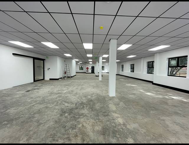 300M² OFFICE TO LET IN BRYANSTON